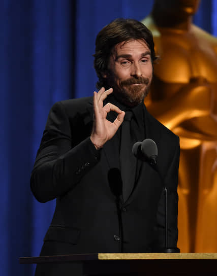 В 2022 году вышло сразу три фильма с участием актера: «Тор: Любовь и гром»», «Всевидящее око» и «Амстердам»