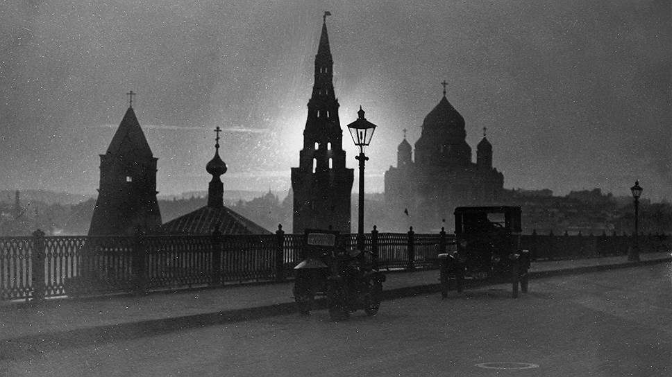 1918 год. Совет народных комиссаров принимает декрет «Об отделении Церкви от государства и школы»
