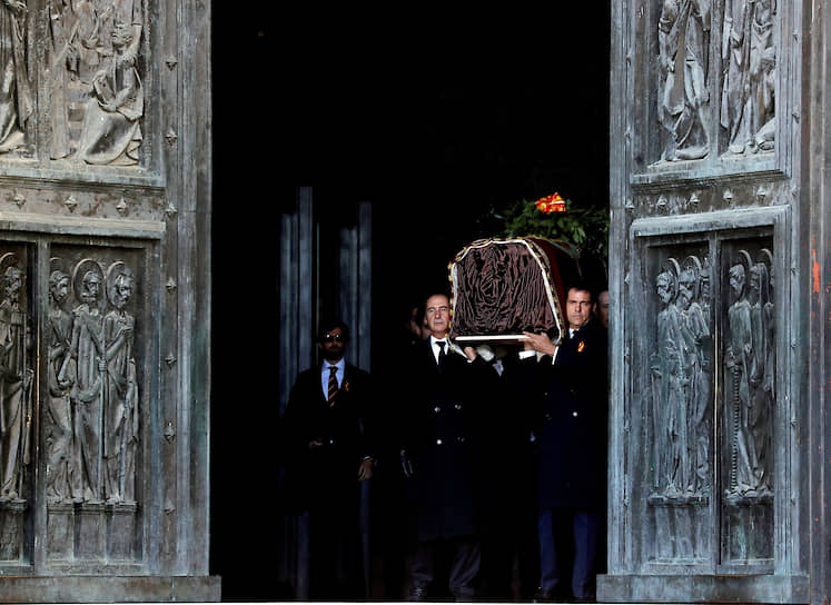 В октябре 2019 года останки Франсиско Франко эксгумировали и перезахоронили на муниципальном кладбище Мадрида