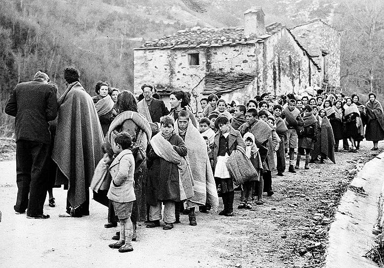1939 год. Гражданская война в Испании: войска генерала Франсиско Франко захватили Каталонию, лишив республиканскую Испанию выхода к границе с Францией