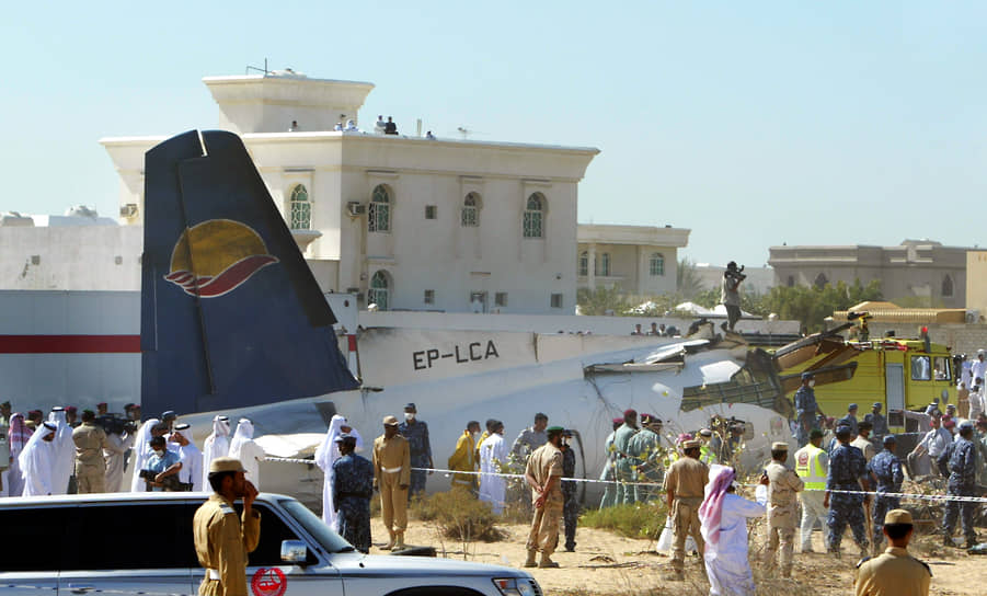 2004 год. В Объединенных Арабских Эмиратах около города Шарджа разбился пассажирский самолет. На борту было около 60 человек