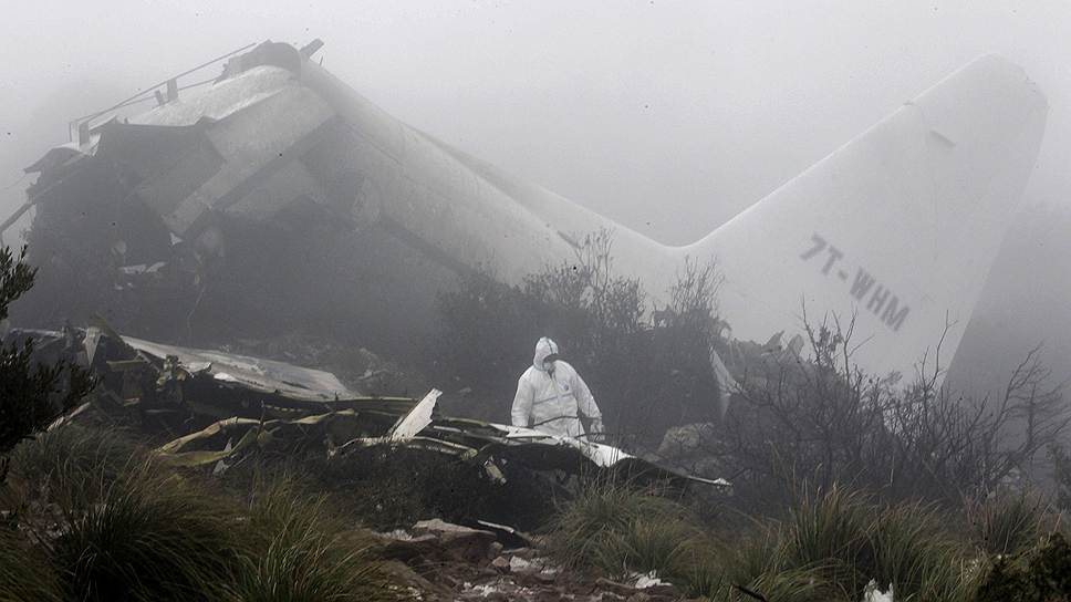 11 февраля. В результате крушения военно-транспортного самолета на востоке Алжира погибли 103 человека