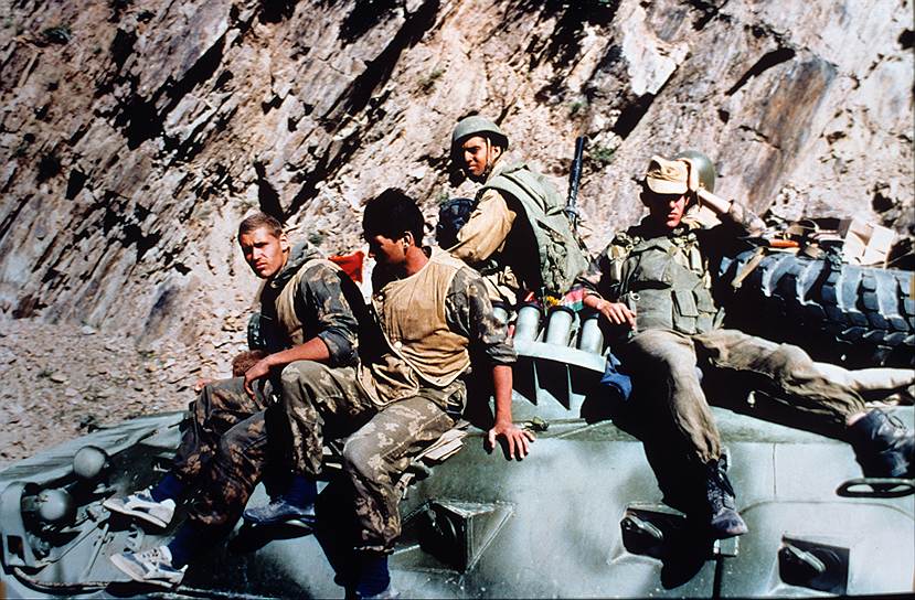 В период с марта 1980 года по апрель 1985 года советские войска в Афганистане занимались ведением активных боевых действий, осуществляли работу по реорганизации и укреплению вооруженных сил страны