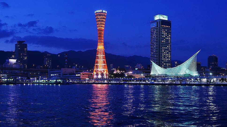 Портовая башня в Кобе (Япония), высотой 108 метров, построена в 1963 году архитектурно-строительной компанией NIKKEN SEKKEI