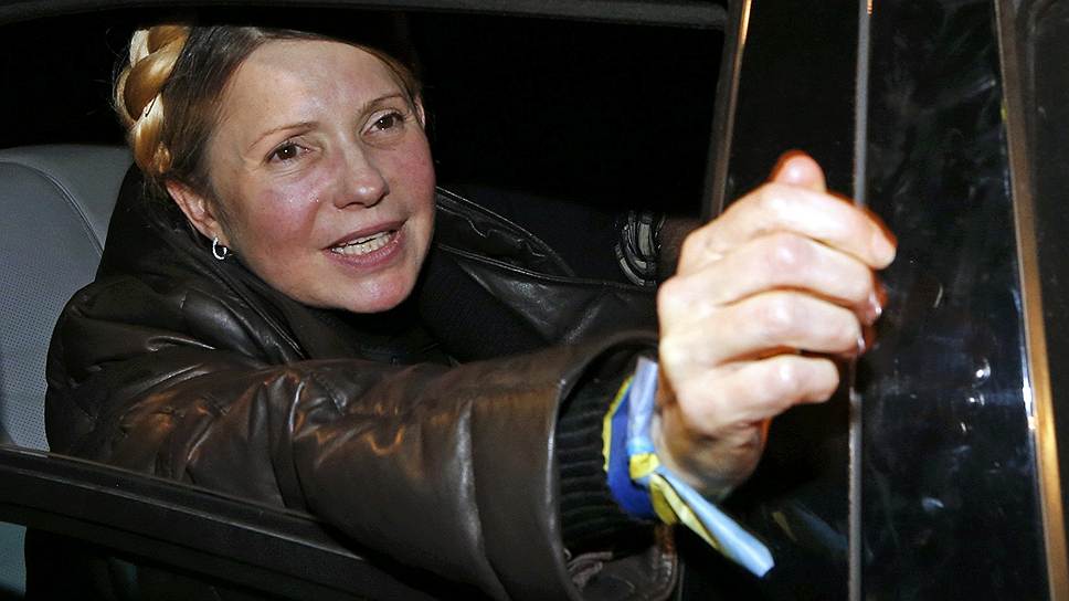Юлия Тимошенко покинула больницу в Харькове и отправилась на Майдан