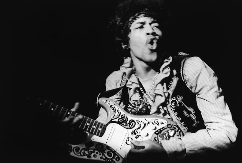 18 сентября 1970 года американский гитарист-виртуоз Джими Хендрикс захлебнулся рвотными массами после приема девяти таблеток снотворного в номере отеля Samarkand в Лондоне