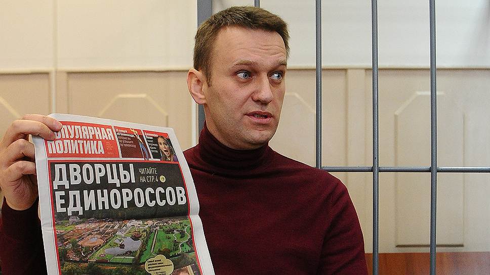 Заседание суда по рассмотрению ходотайства следствия изменить меру пресесчения Алексею Навальному, который проходит обвиняемым по уголовному делу об «Ив Роше», с подписки о невыезде на домашний арест, в Басманном суде