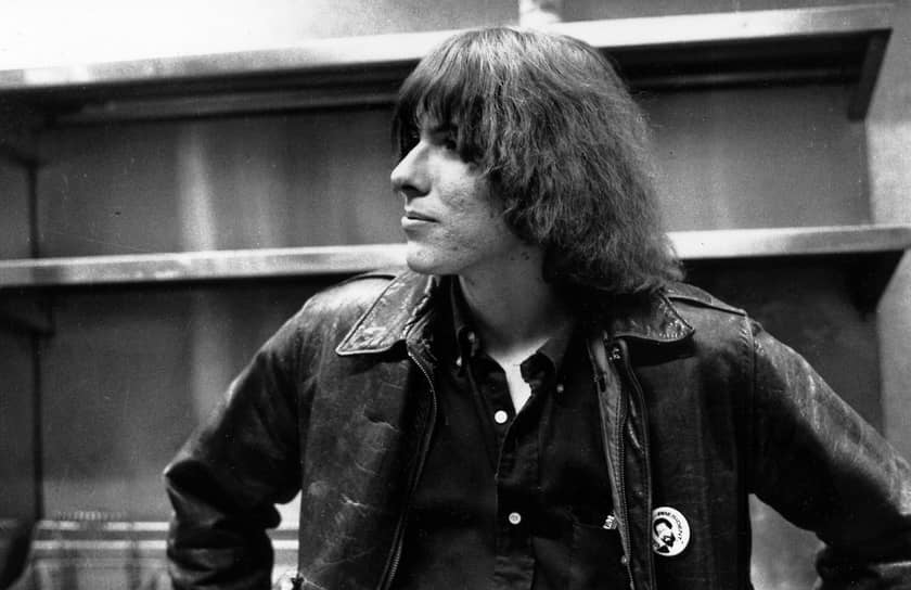 10 февраля 1975 года басист прото-панк-группы The Stooges Дэвид Александр умер от отека легких, вызванного злоупотреблением алкоголем