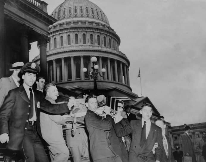 1954 год. Члены Националистической партии Пуэрто-Рико, выступавшей за выход страны из-под контроля американцев, ворвались в Конгресс США и открыли огонь из автоматов. Были ранены пять конгрессменов 