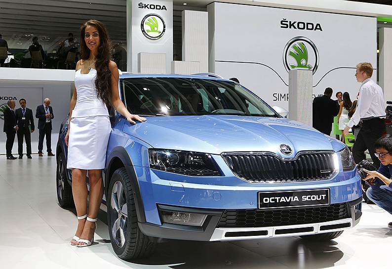 Новый Skoda Octavia Scout получил обвес кузова из защищенного пластика, муфту Haldex нового поколения и увеличенный на 33 мм дорожный просвет. Для России, где продажи начнутся этим летом, клиренс может быть и увеличен