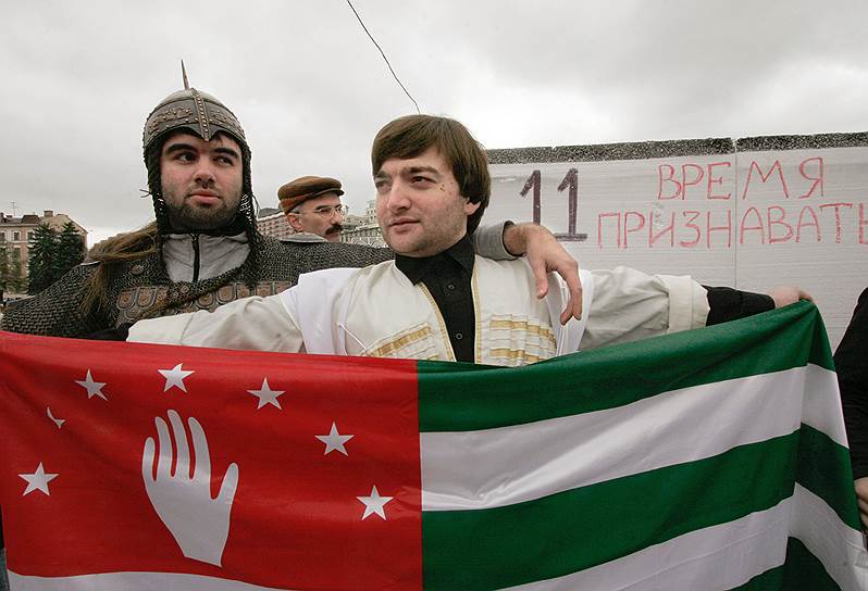 2008 год. МИД России снял запрет на торгово-экономические и транспортные связи c тогда еще непризнанной республики Абхазия, установленный в 1996 году