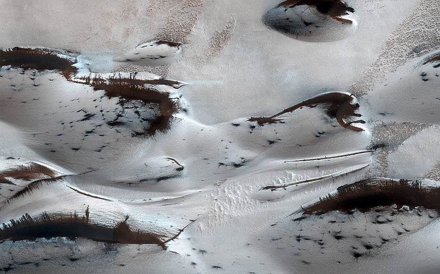 Песчаные дюны Марса, покрытые &quot;сухим льдом&quot;