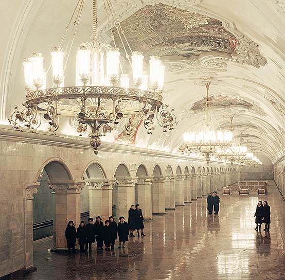 1954 год. Введен в эксплуатацию последний участок Кольцевой линии московского метро