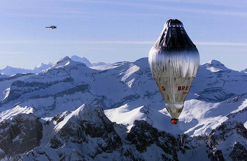1999 год. После 478-часового путешествия Бертран Пикар и Брайан Джонс стали первыми людьми, облетевшими Землю на воздушном шаре