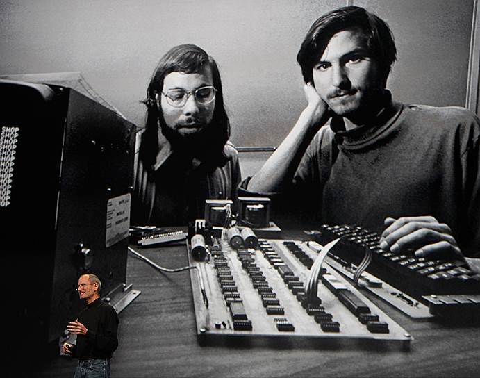 1976 год. Стив Джобс и Стив Возняк основали Apple Computer Company