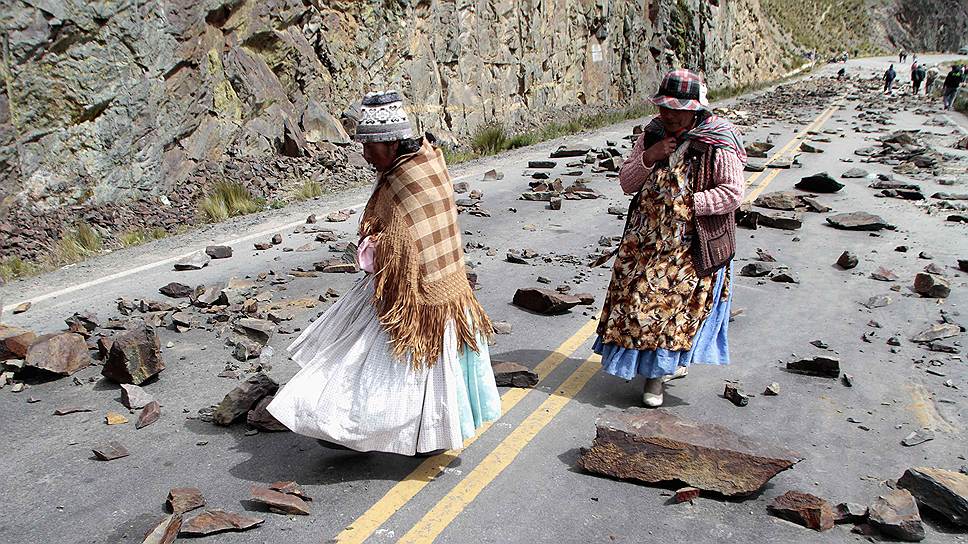 Тысячи боливийских шахтеров заблокировали основные дороги в стране в знак протеста против нового закона о добыче полезных ископаемых