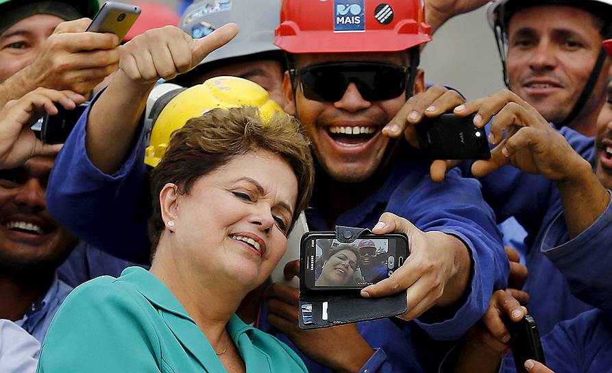 Президент Бразилии Дилма Руссефф во время рабочего визита в Олимпийский парк Рио-де-Жанейро