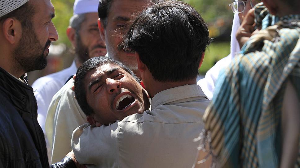 Пакистанец, чей отец погиб во время взрыва бомбы на рынке в Исламабаде