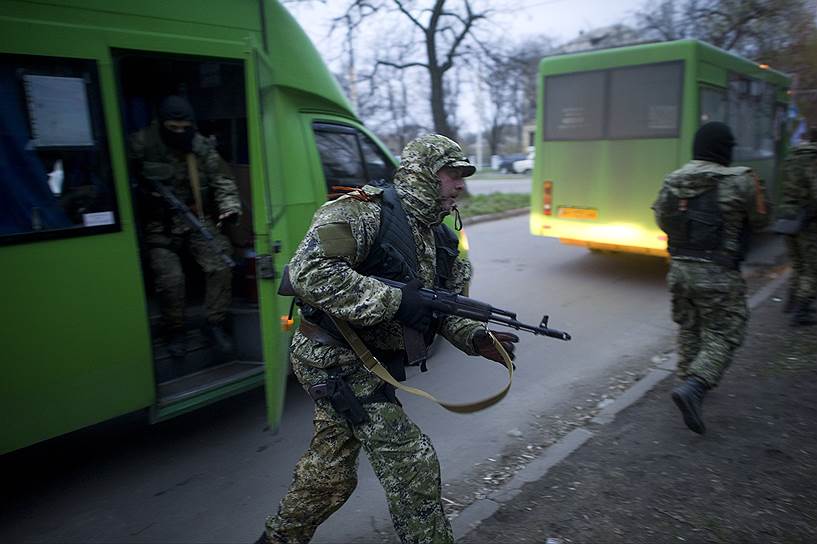 В Днепропетровске начали строить блокпосты, чтобы не пустить в город сторонников федерализации Украины