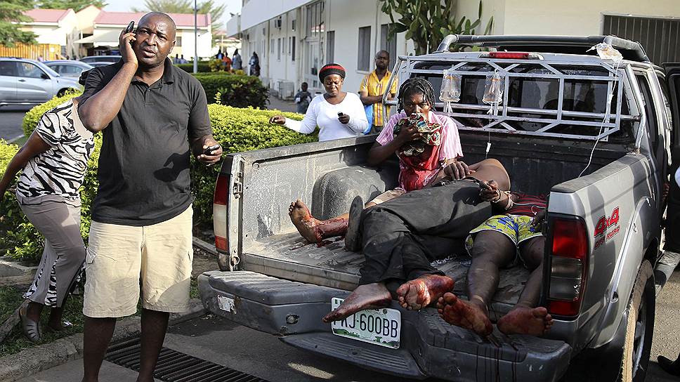 В переводе с языка йоруба, распространенного в юго-западных районах Нигерии, «Боко Харам» означает «западное образование запрещено». Экстремисты из этой группировки считают любые учебные заведения символом европейской культуры
