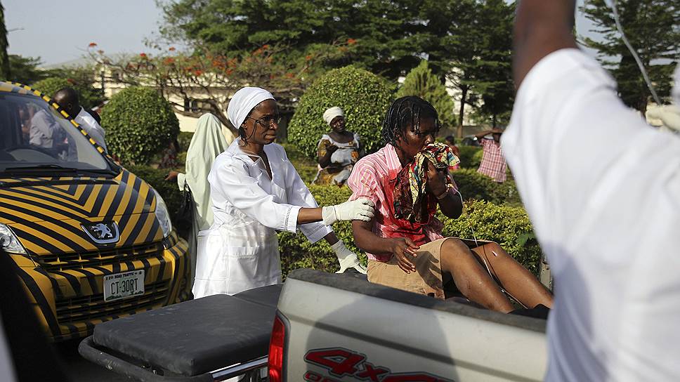 В июне 2013 года «Боко Харам» совершила нападение на две школы в окрестностях города Майдугури и столицы Даматуру, убив более десяти школьников и преподавателей, а в июле атаковала учебное заведение в Мамудо — тогда жертвами стали 42 человека, большинство из них — учащиеся