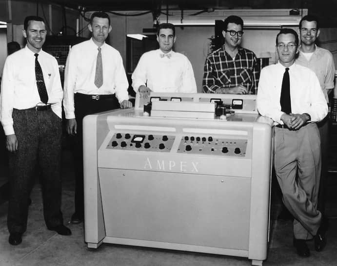 1956 год. В Чикаго презентовали первый видеомагнитофон — VR-1000 производства фирмы Ampex 