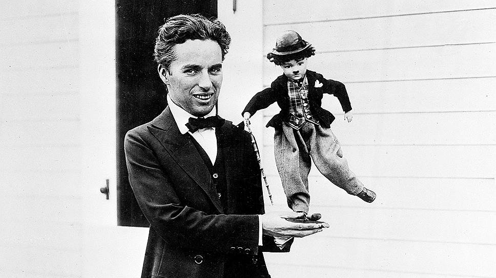 «Я не нахожу в бедности ничего привлекательного или поучительного»
&lt;br>Чаплин стал популярным в 1890-х, после того как начал выступать в составе танцевальной группы «Восемь ланкаширских парней». Кроме того, он играл в театре и  участвовал в варьете