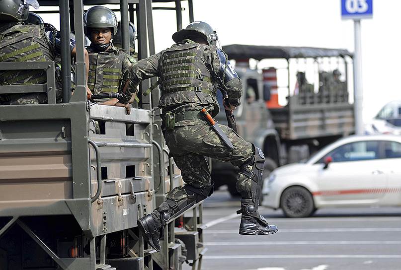 Чтобы стабилизировать ситуацию, президент Бразилии Дилма Руссефф направила в город войска