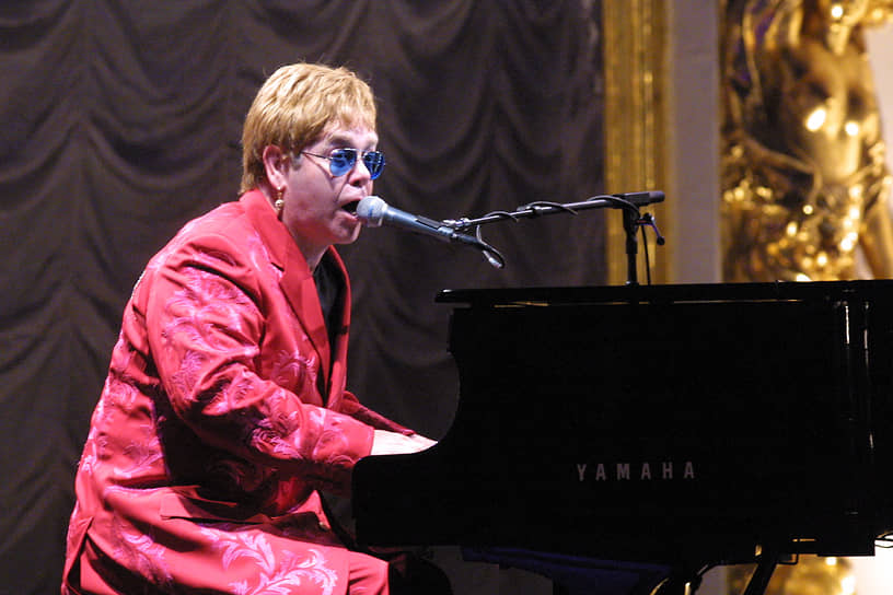 2001 год. Элтон Джон выступил с концертом в Екатерининском дворце