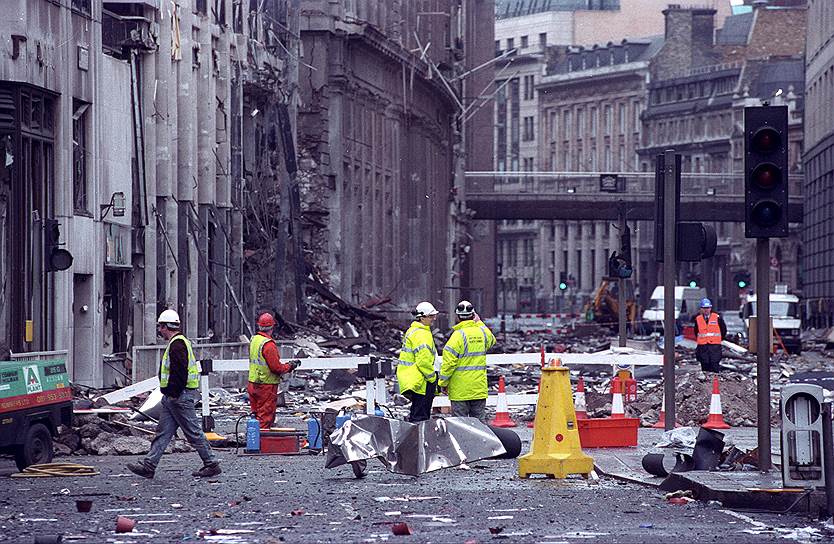 1993 год. Ирландская республиканская армия (ИРА) устроила взрыв в районе Бишопсгейта (Лондон), который привел к значительным разрушениям