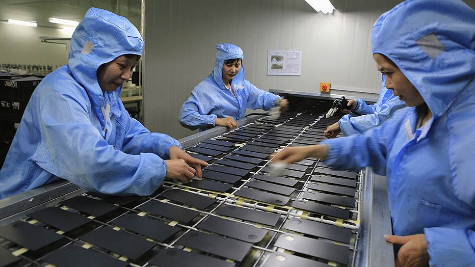 Как КНР притормозила падение производственной активности