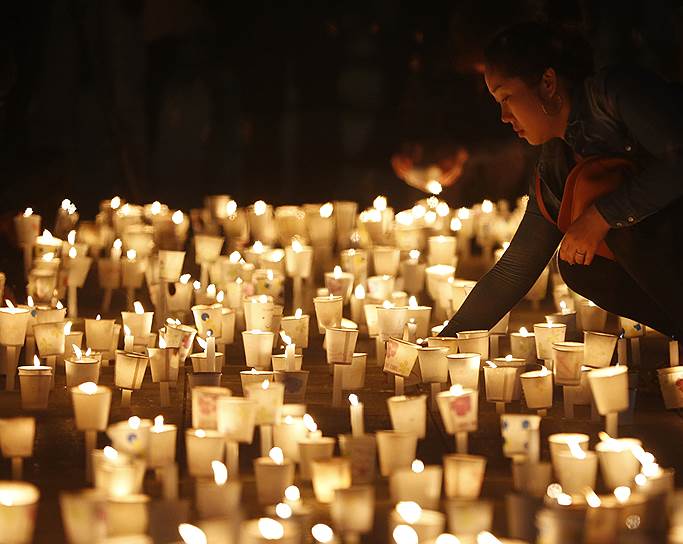 Поминовение погибших пассажиров южнокорейского парома Sewol в Южной Корее