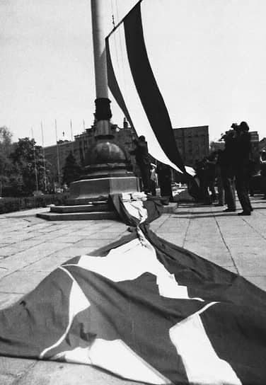 1992 год. После распада Югославии Сербия и Черногория образовали новую Союзную Республику Югославия со столицей в Белграде. Она прекратила свое существование в мае 2006 года