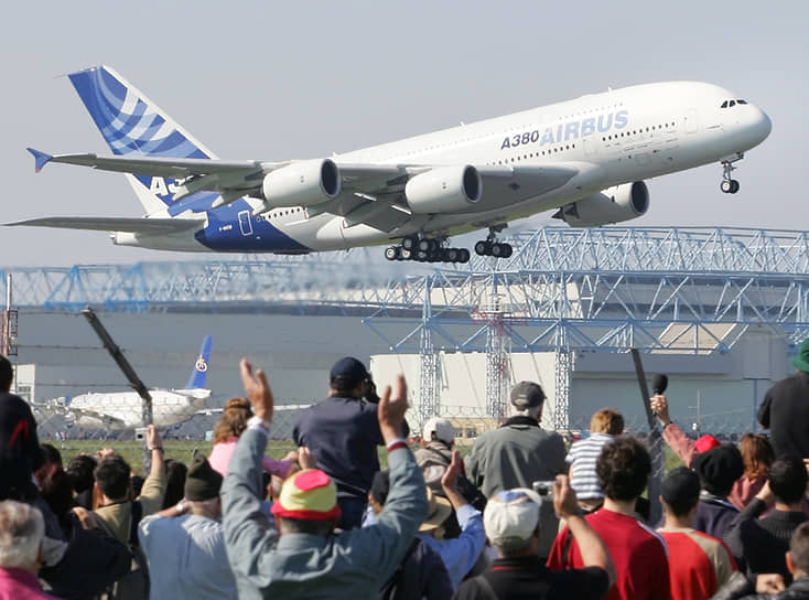 2005 год. Во Франции совершил первый испытательный полет авиалайнер Airbus А380