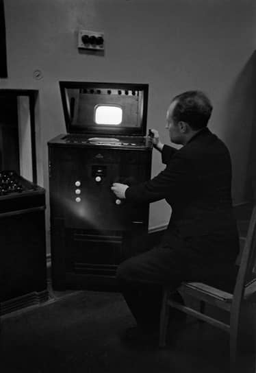 1931 год. В СССР была проведена первая опытная телепередача