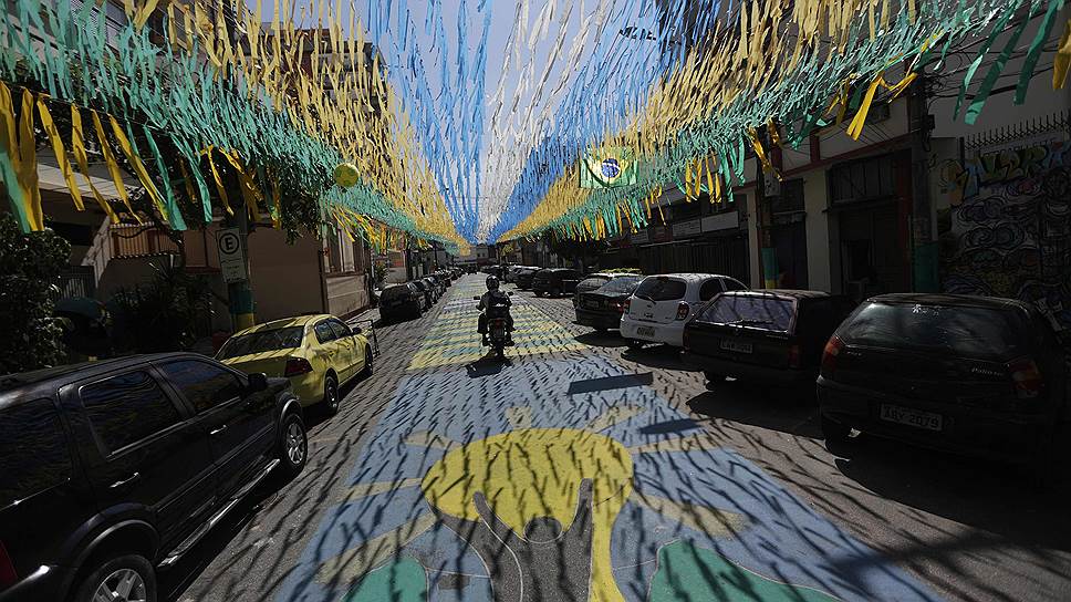 Почти все улицы Рио-де-Жанейро уже празднично украшены