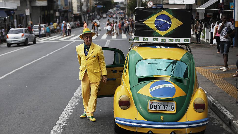 После объявления о том, что Чемпионат мира в 2014 году пройдет в Бразилии, в стране появилось множество фанатов не столько футбола, сколько своей страны