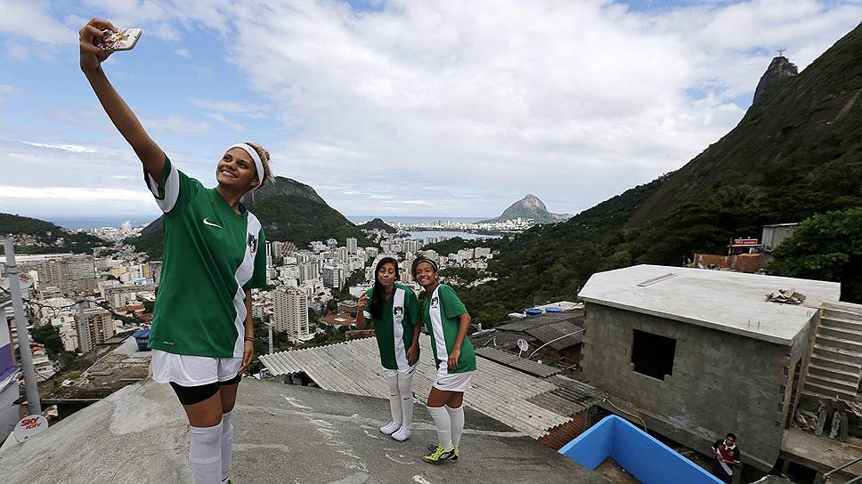 Сейчас в Бразилии также проходит чемпионат по любительскому футболу People&#39;s Cup