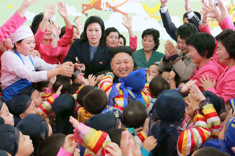 Январь 2015. Ким Чен Ын в одном из детских домов