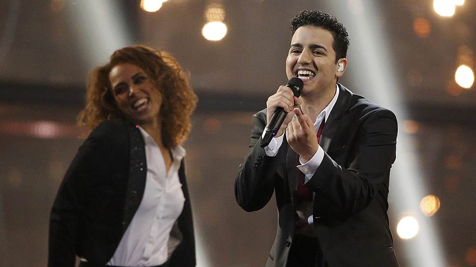 За хозяев — Данию — выступает певец марокканского происхождения Басим с песней «Cliche Love Song»