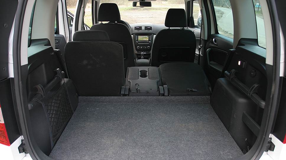 Благодаря системе трансформации задних сидений VarioFlex в багажнике получается абсолютно плоский пол