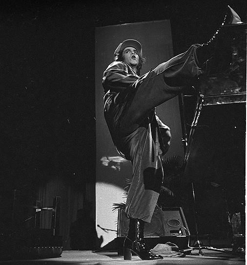 1979 год. Элтон Джон дал в Ленинграде первый из восьми концертов в Советском Союзе, став первой западной звездой рок-музыки, выступившей в СССР