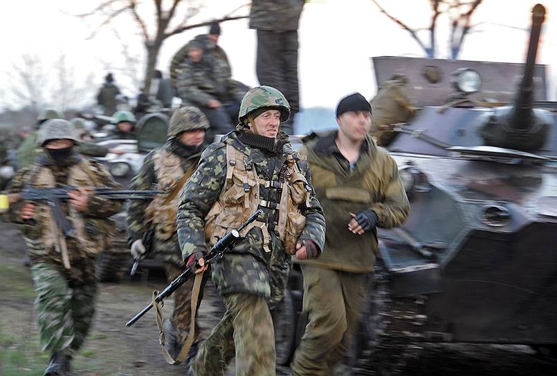 14 апреля. Военные подразделения Украины у въезда в город Славянск