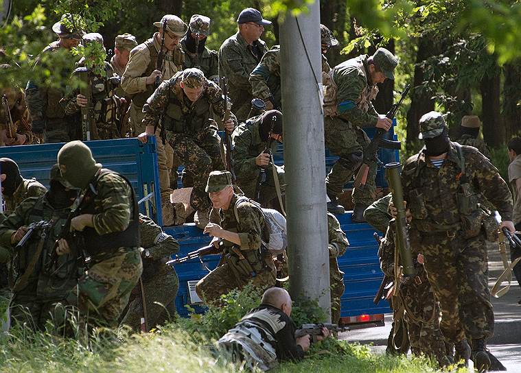 26 мая. Народные ополченцы батальона «Восток» у аэропорта Донецка