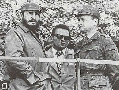 Войцех Ярузельский о Фиделе Кастро (слева): «С Фиделем Кастро у меня когда-то были дружеские отношения, но теперь он так далеко... Я его уважаю, хотя мне кажется, что он уже зашел в какой-то тупик. Надо сделать шаг по модернизации страны. Но он героический руководитель»