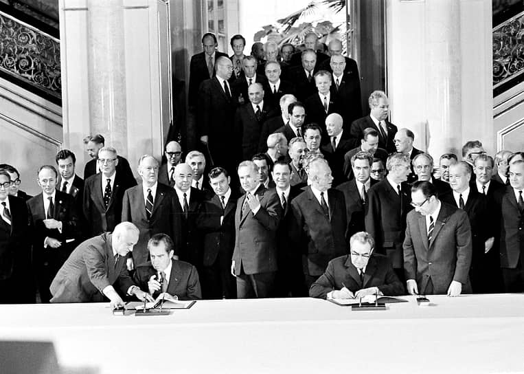 1972 год. В Москве подписаны «Основы взаимоотношений между СССР и США», в том числе Договор об ограничении систем противоракетной обороны