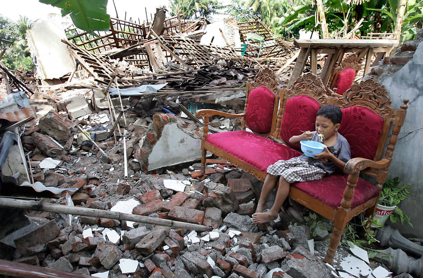 2006 год. В Индонезии произошло землетрясение. Сила толчков достигала 6,3 балла по шкале Рихтера. Погибло более 5 тыс. человек