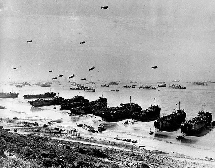 1944 год. В ходе Второй мировой войны американскими и английскими войсками была  проведена самая крупная в истории морская десантная операция, открывшая второй фронт в Европе. Точками высадки были преимущественно пляжи Нормандии, получившие кодовые названия «Омаха», «Сорд», «Джуно», «Голд» и «Юта»