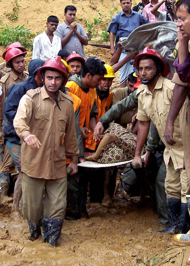 2007 год. Сход селя в Народной Республике Бангладеш привел к гибели 130 человек