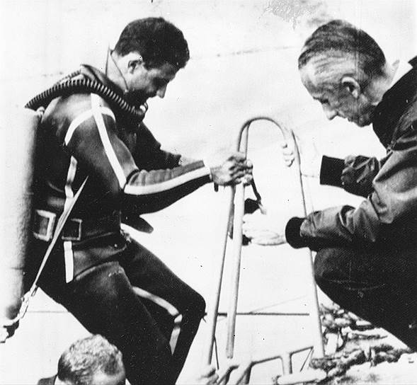 В 1943 году Жак-Ив Кусто вместе с Эмилем Гагнаном изобрели первый безопасный и эффективный аппарат для дыхания под водой, названный аквалангом